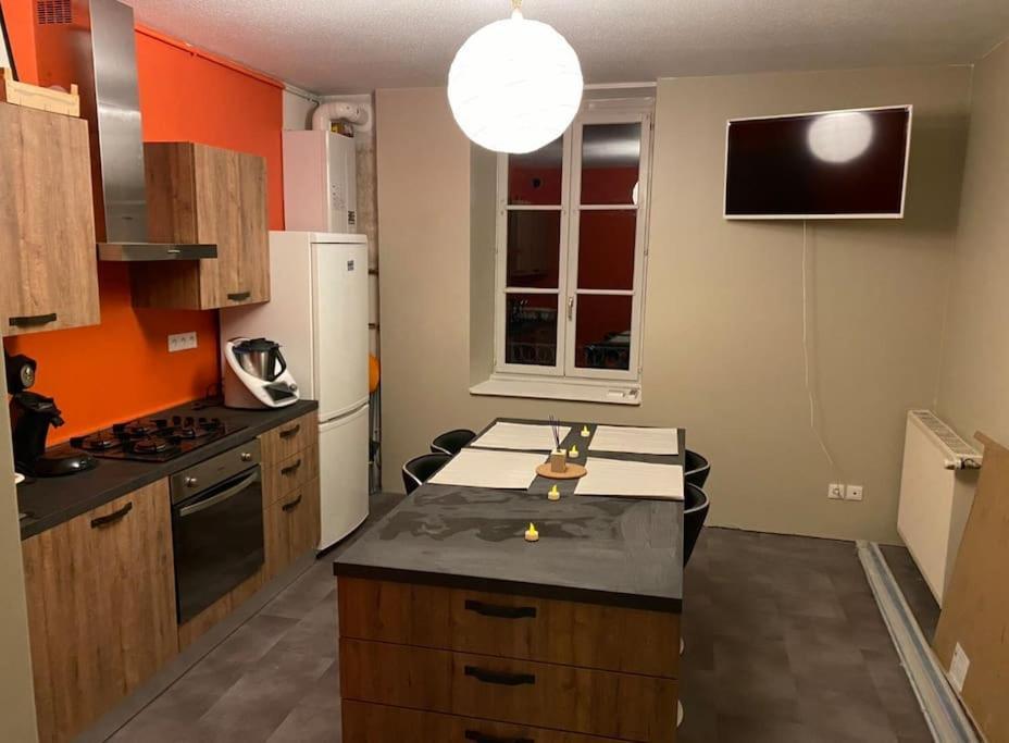 Detente Au Centre-Ville - Lons-Le-Saunier Exteriör bild